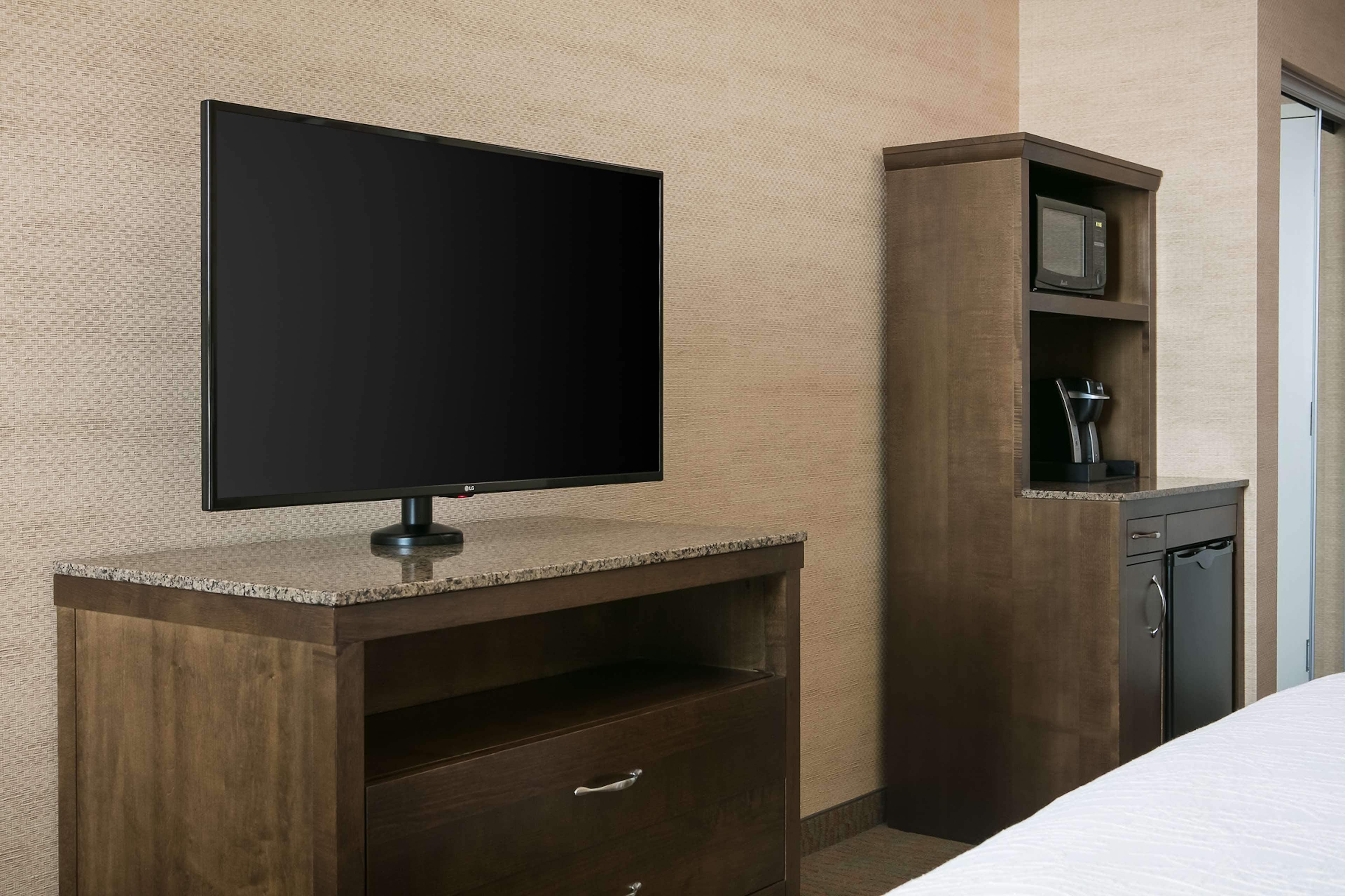 Hilton Garden Inn Manhattan Kansas Bagian luar foto