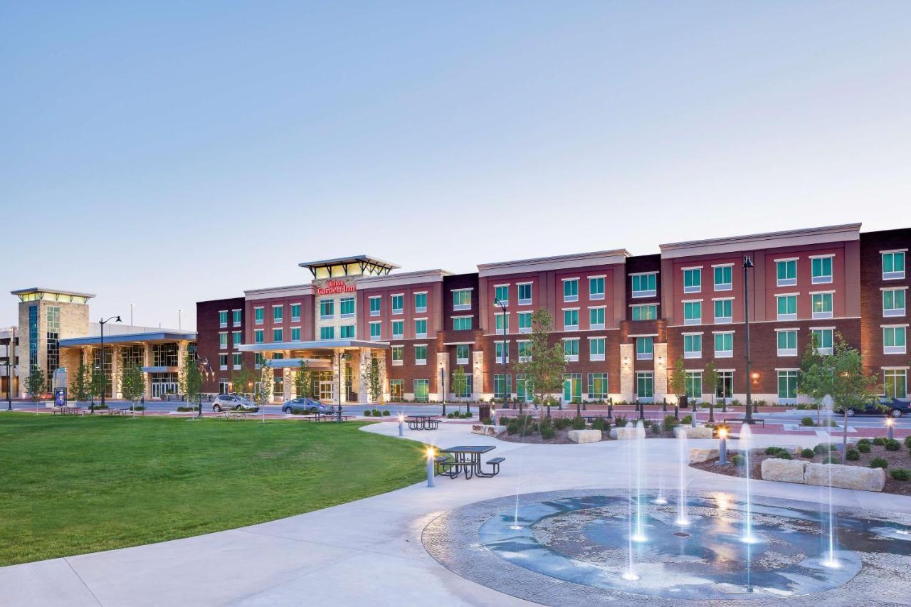 Hilton Garden Inn Manhattan Kansas Bagian luar foto