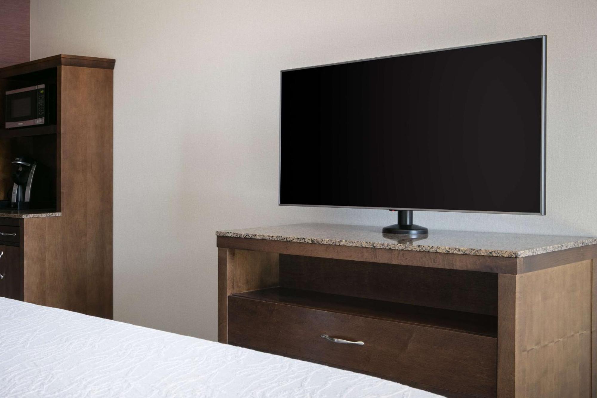 Hilton Garden Inn Manhattan Kansas Bagian luar foto