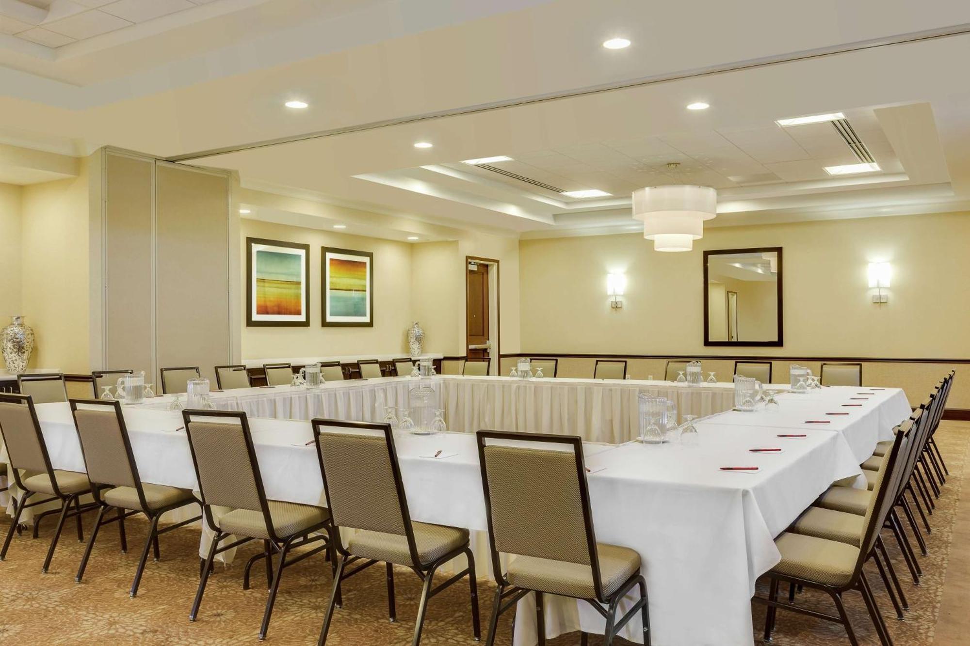 Hilton Garden Inn Manhattan Kansas Bagian luar foto
