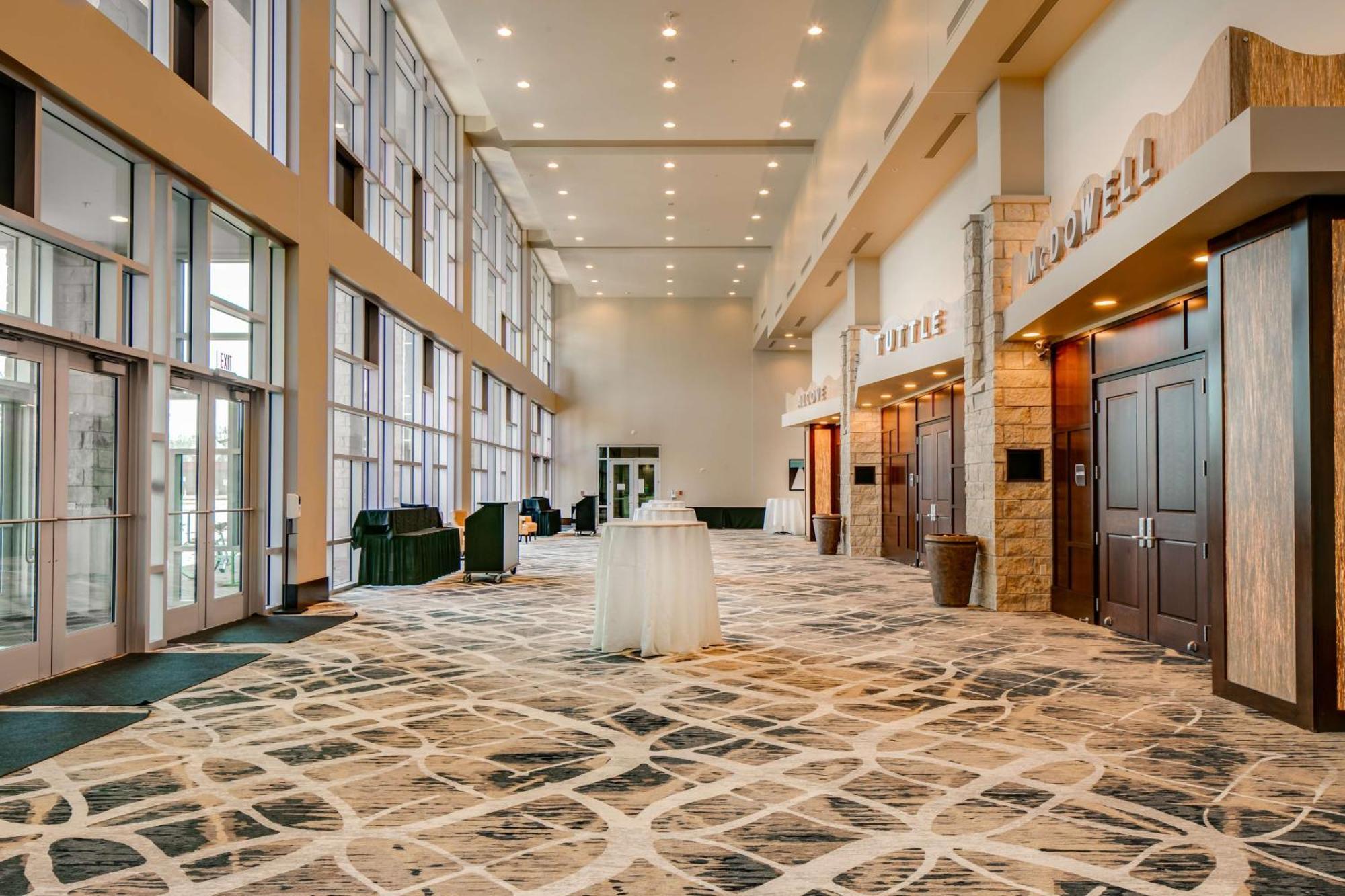 Hilton Garden Inn Manhattan Kansas Bagian luar foto