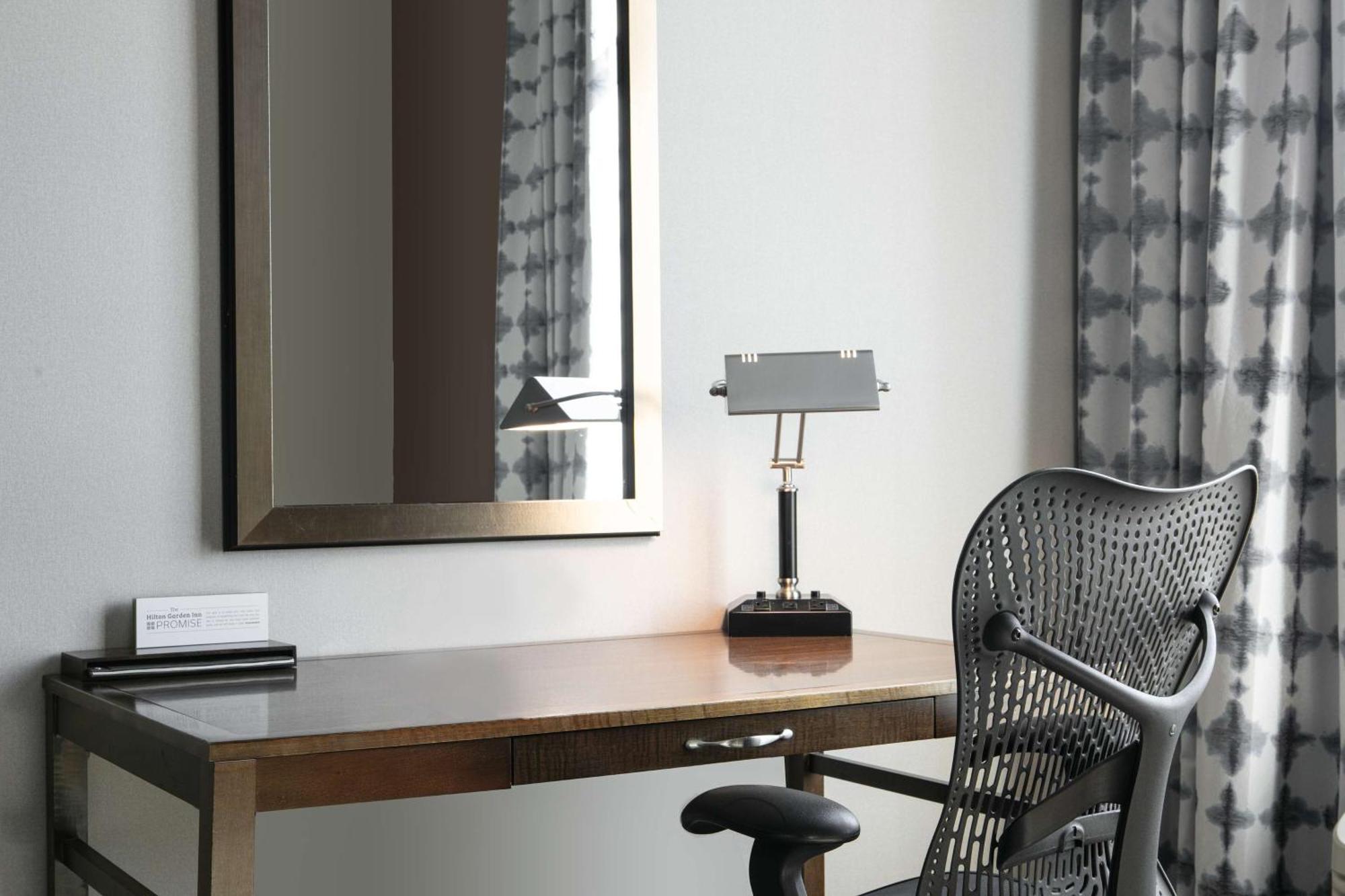 Hilton Garden Inn Manhattan Kansas Bagian luar foto