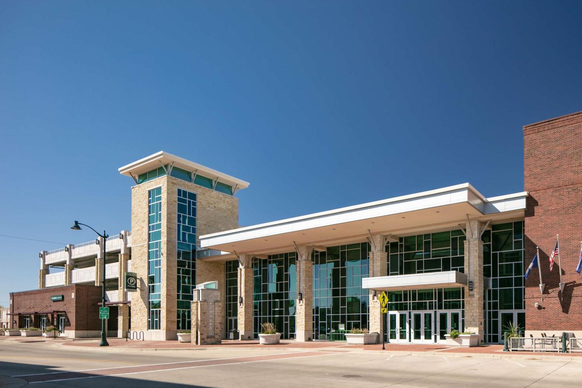 Hilton Garden Inn Manhattan Kansas Bagian luar foto