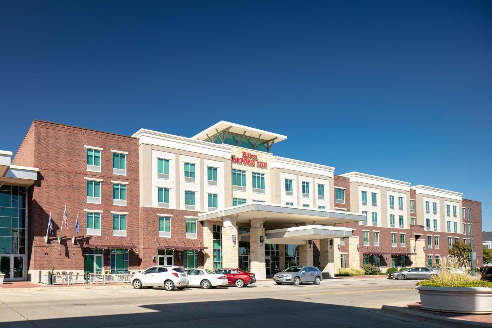 Hilton Garden Inn Manhattan Kansas Bagian luar foto