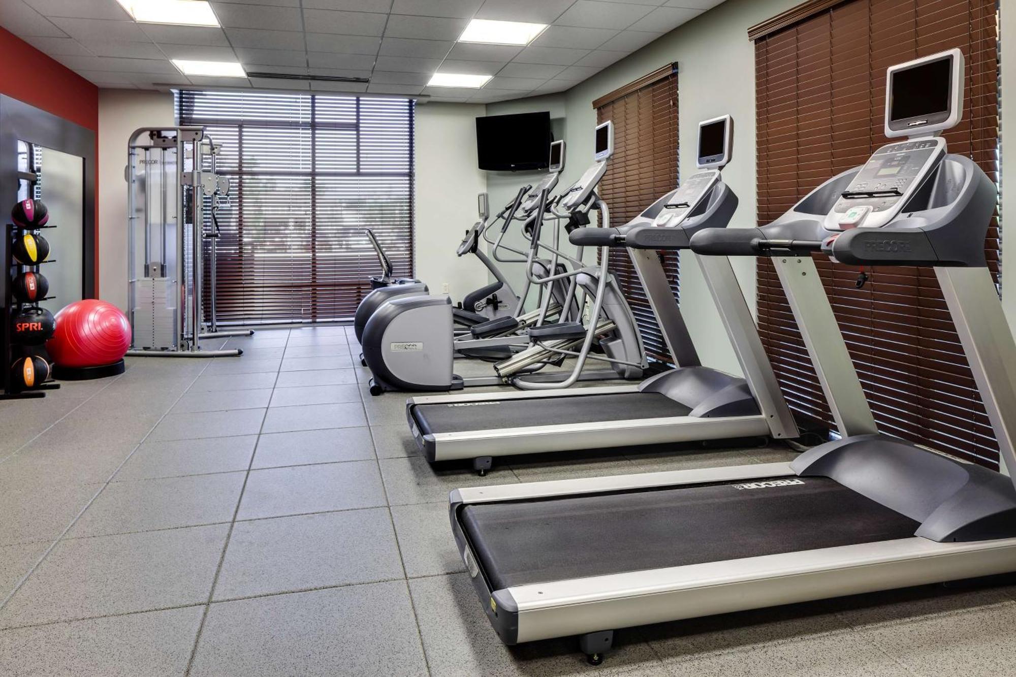Hilton Garden Inn Manhattan Kansas Bagian luar foto